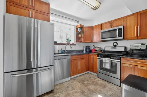 Contact Agent | 2515 North Dearing Street, Alexandria, VA 22302