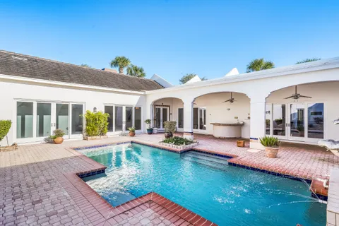 $2,400,000 | 8414 Poinciana Place, Unit 30, Vero Beach, FL 32963