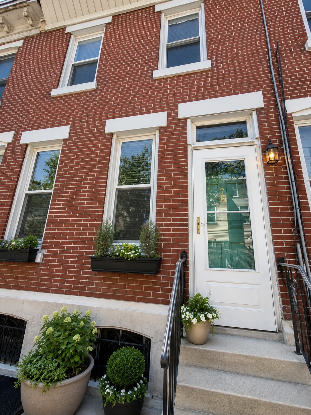 706 Salter Street Philadelphia, PA 19147 - Photo 2 of 8