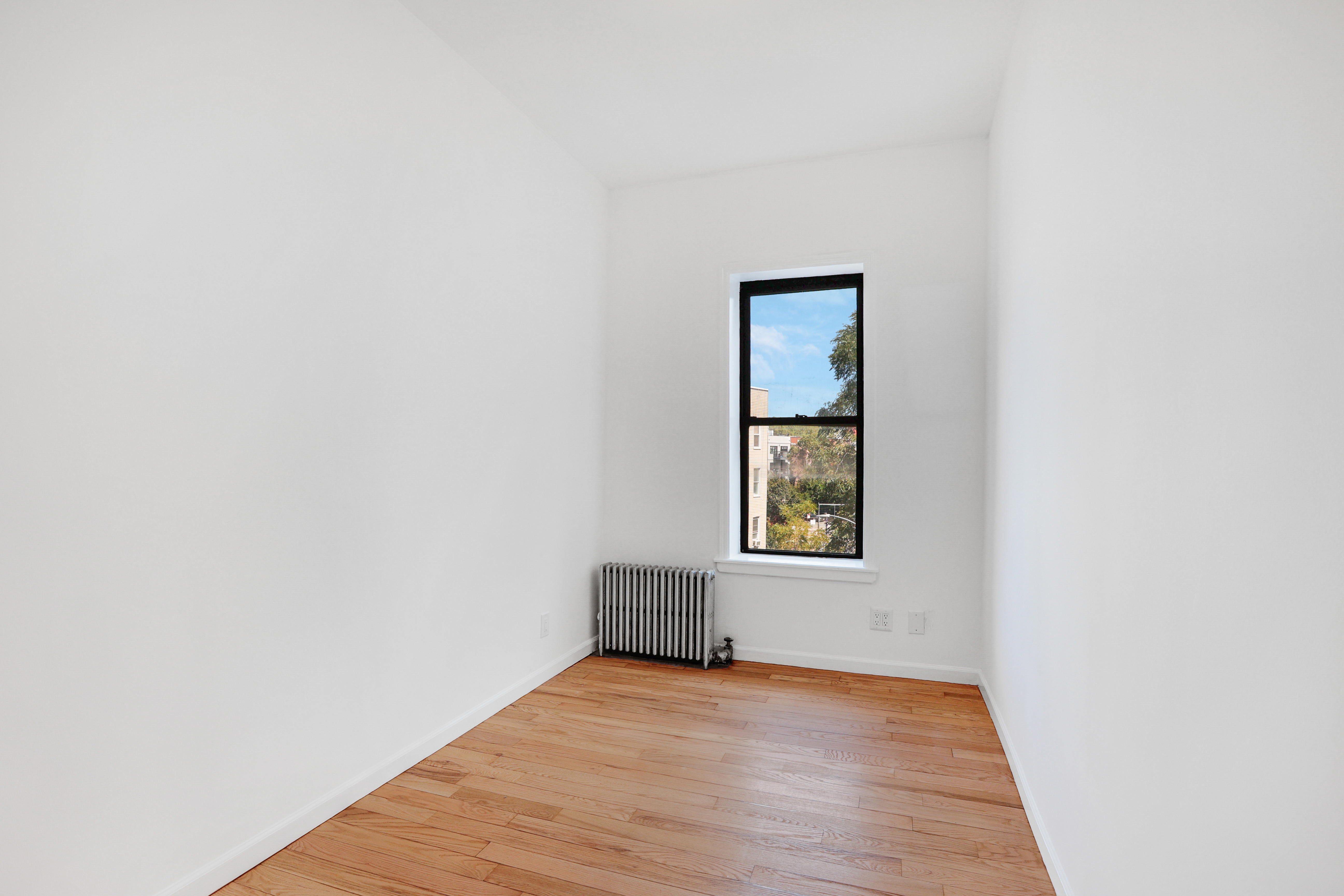 538 Graham Avenue, Unit 4R Brooklyn, NY 11222 - Photo 5 of 10