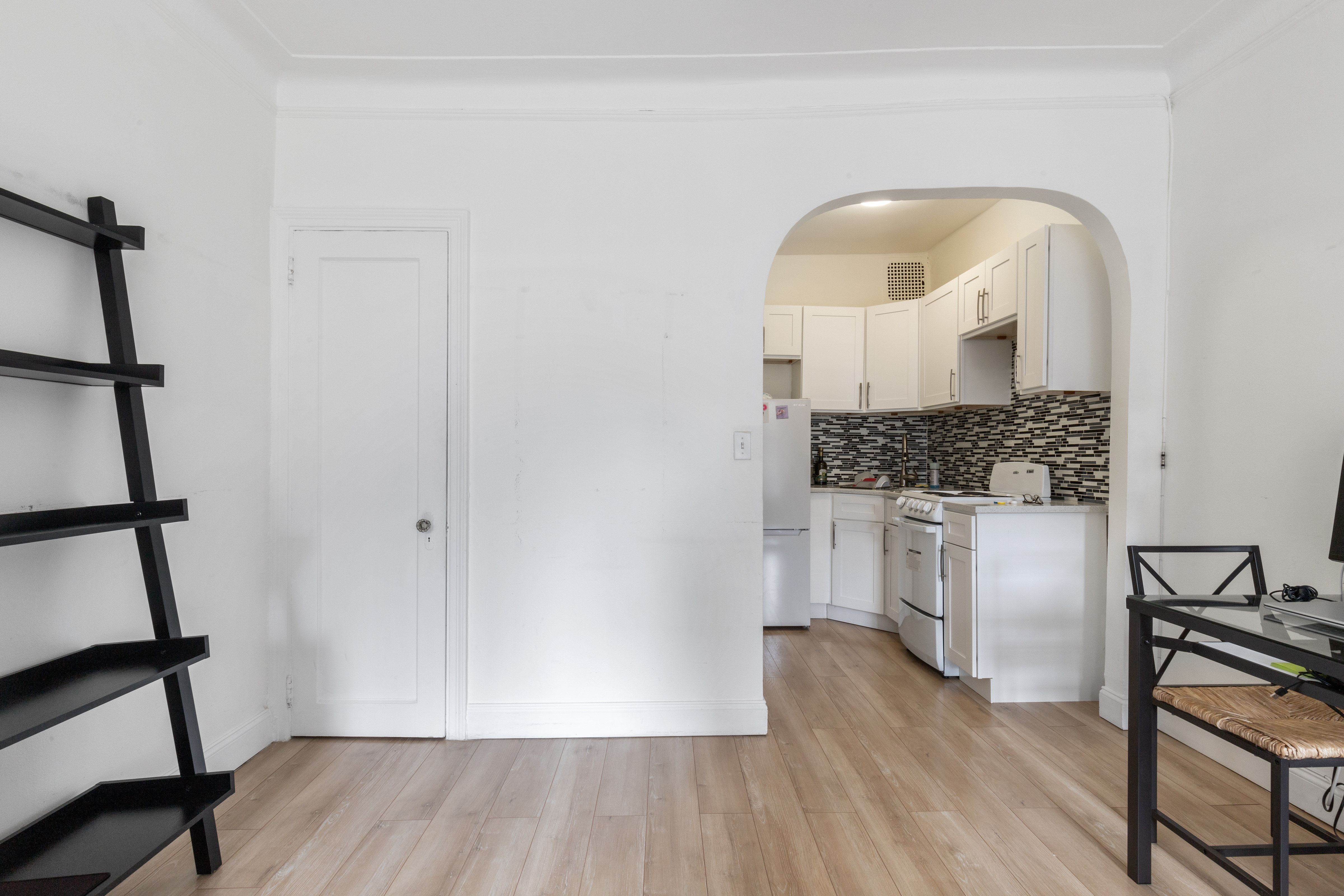 233 East 54th Street, Unit 4D Manhattan, NY 10022 - Photo 3 of 9