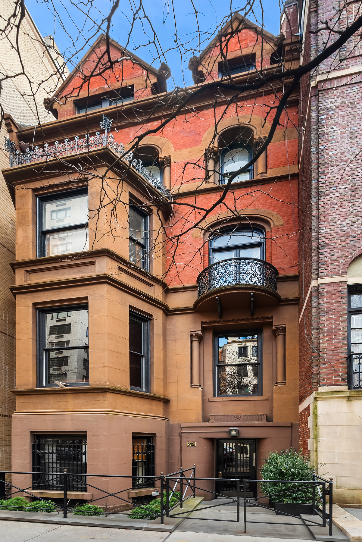 64 East 80th Street Manhattan, NY 10075 - Photo 13 of 14 front view of a building
