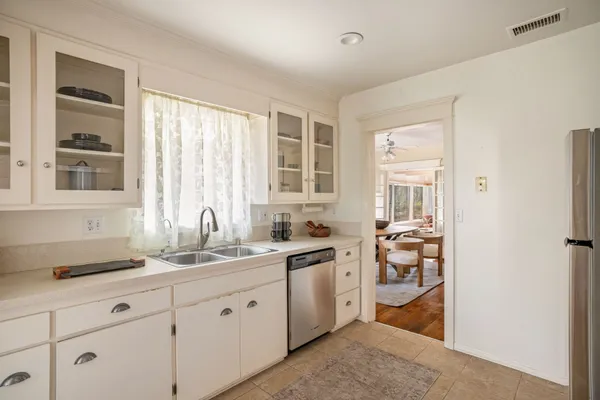 $2,495,000 | 3746 Ocean View Avenue, Los Angeles, CA 90066