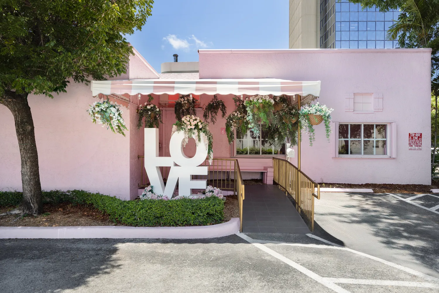 $7,000,000 | 2345 Southwest 37th Avenue, Miami, FL 33145