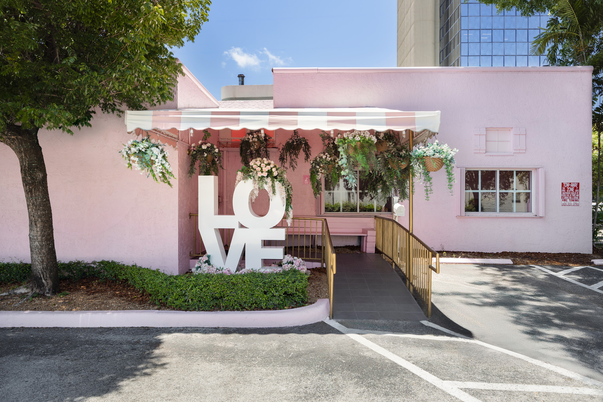 2345 Southwest 37th Avenue Miami, FL 33145 - Photo 6 of 38