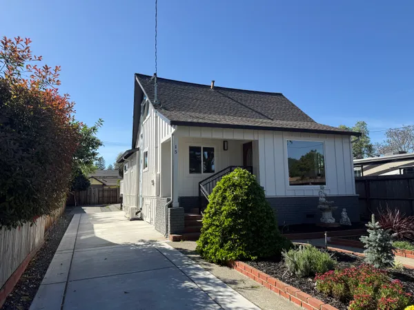 $799,950 | 15 Ward Street, Healdsburg, CA 95448