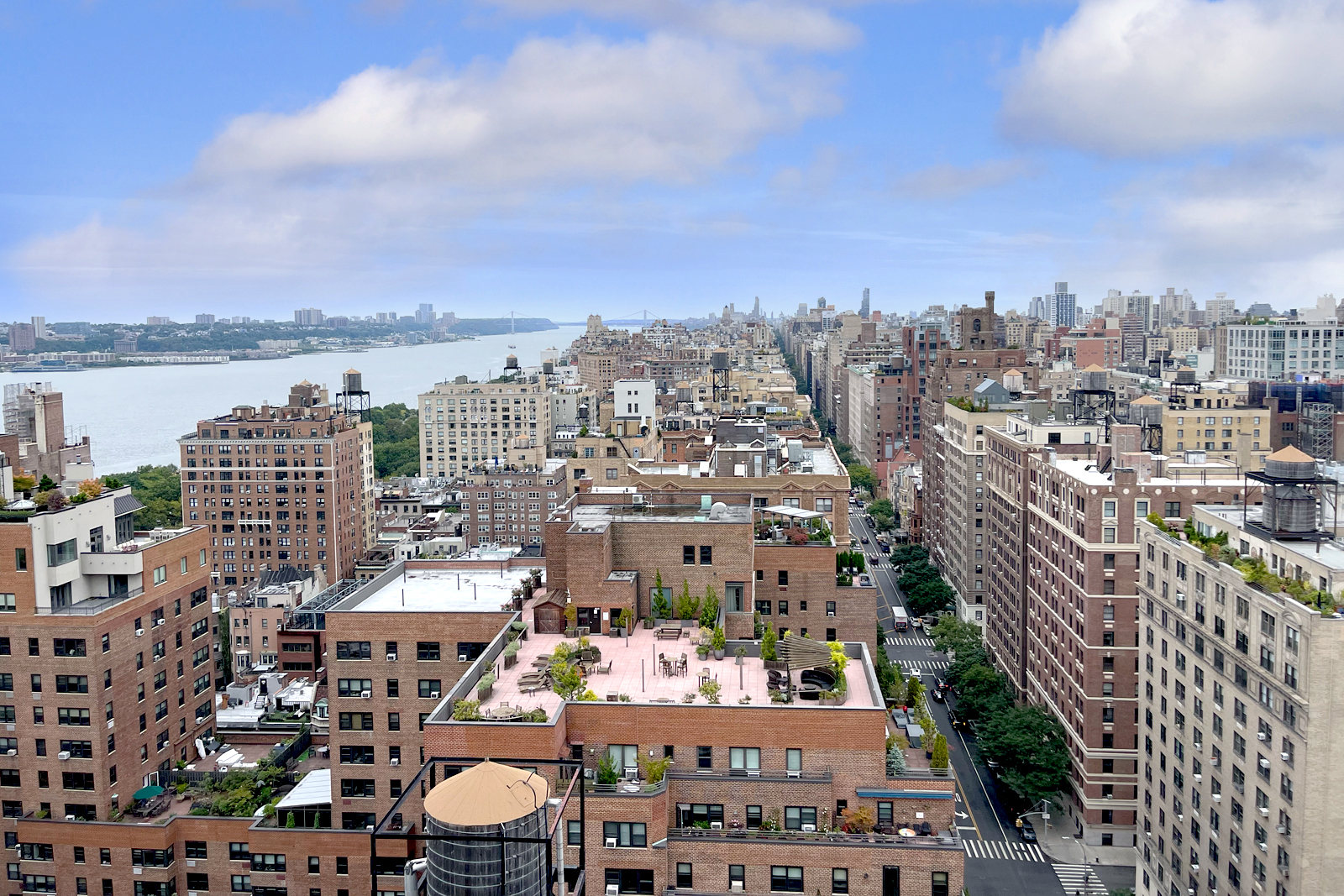 263 West End Avenue, Unit 13F Manhattan, NY 10023 - Photo 19 of 22 a view of a city