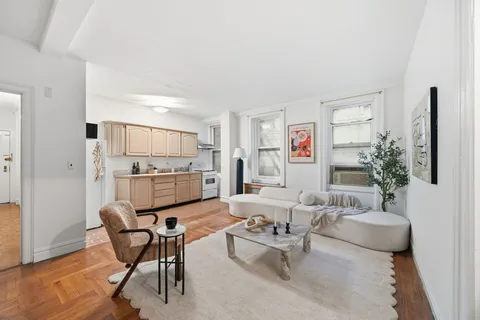 $599,000 | 3 East 85th Street, Unit 1B | Upper East Side