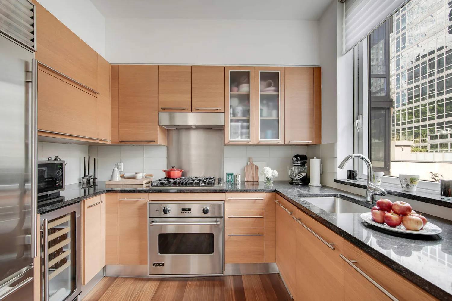 $899,000 | 10 West End Avenue, Unit 4/J | Upper West Side