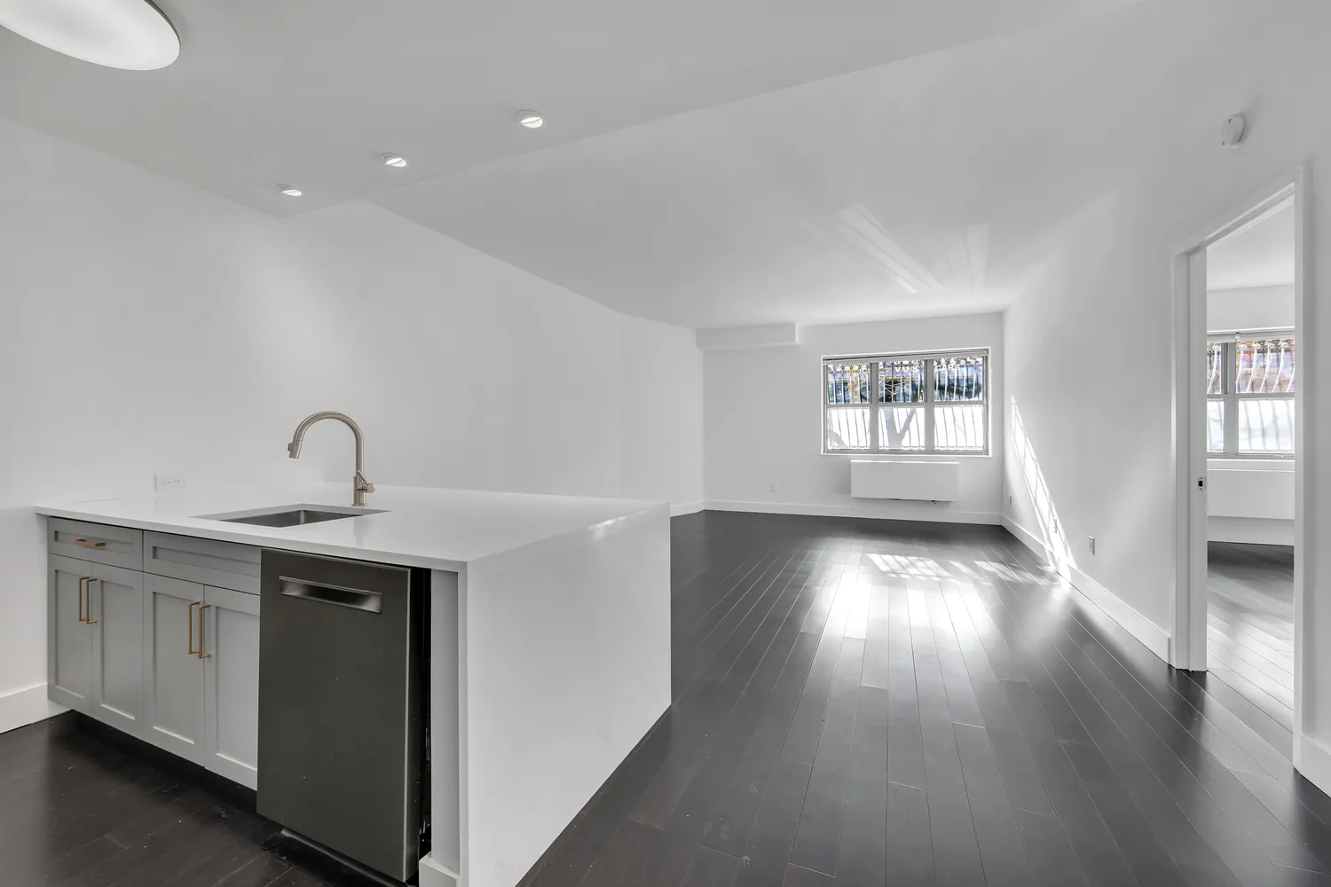 $925,000 | 516 West 47th Street, Unit S1B | Hell's Kitchen