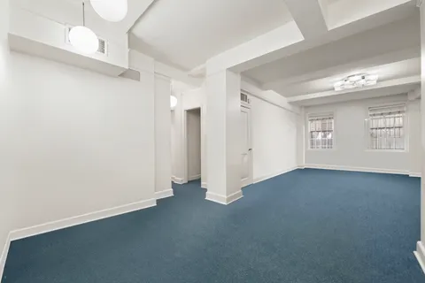 $985,000 | 162 East 80th Street, Unit 1B | Upper East Side