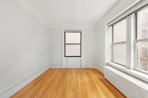 $730,000 | 504-510 West 110th Street, Unit 3A | Upper West Side