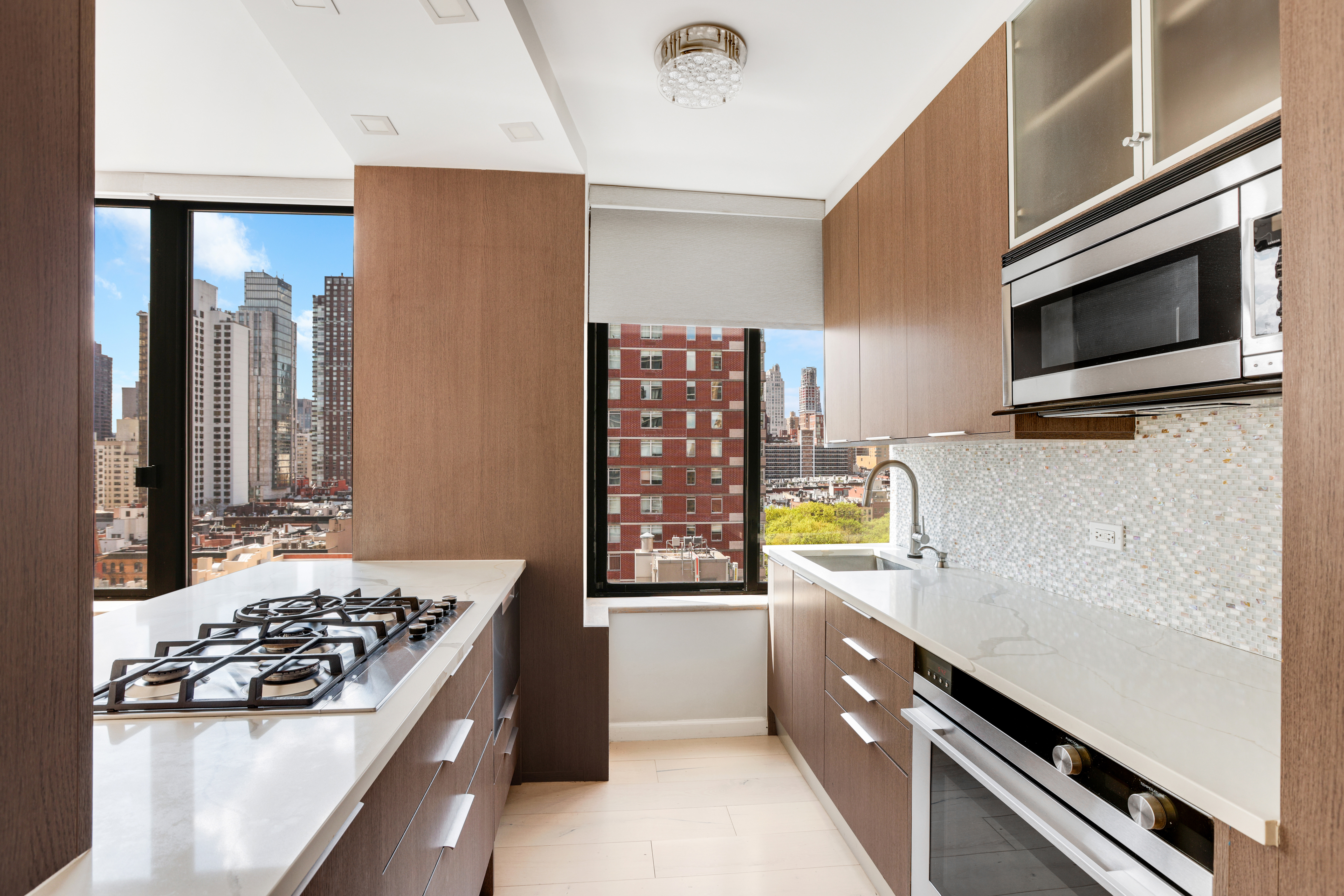 300 East 93rd Street, Unit 17F Manhattan, NY 10128 - Photo 2 of 9