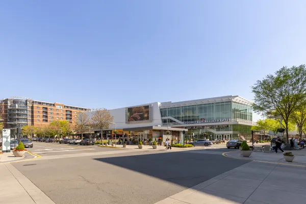 $1,100,000 | 8219 Stonewall Drive, Vienna, VA 22180