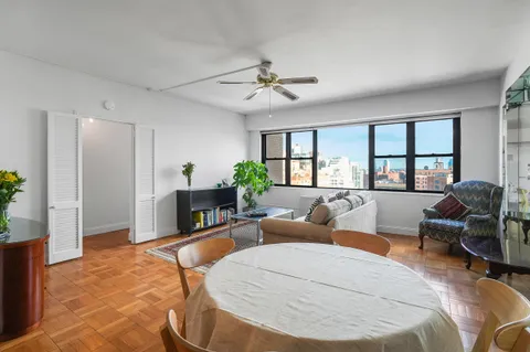 $850,000 | 201 East 21st Street, Unit 20G | Gramercy