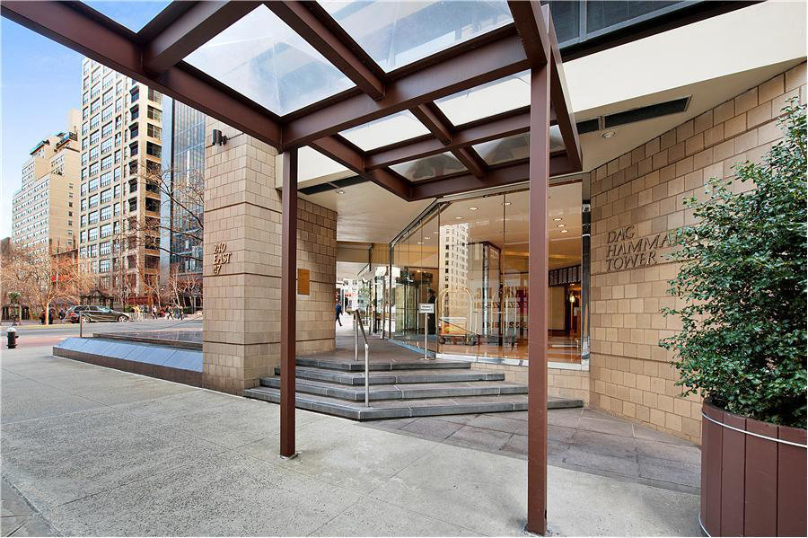 240 East 47th Street, Unit 16CD Manhattan, NY 10017 - Photo 12 of 14 a view of steet corner