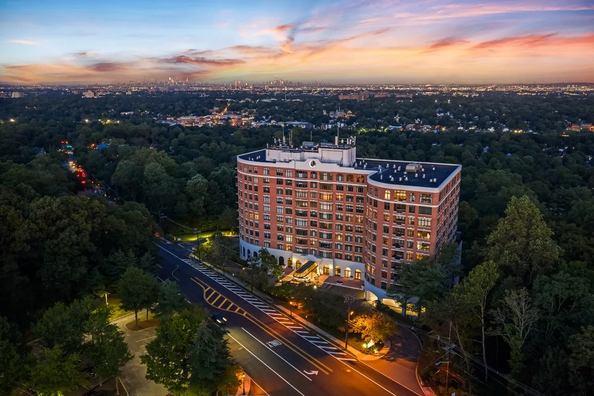 $694,000 | 616 South Orange Avenue, Unit Skyhouse 4, Maplewood, NJ 07040