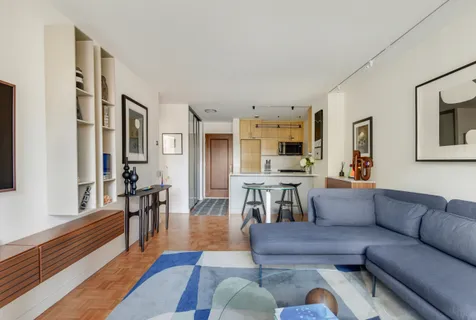 $1,295,000 | 30 West 63rd Street, Unit 11V | Upper West Side
