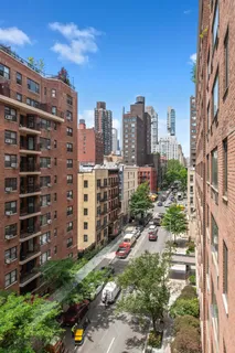 $850,000 | 425 East 63rd Street, Unit W8E | Lenox Hill