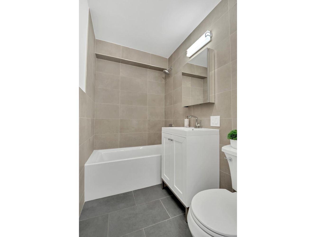 120 East 90th Street, Unit 3H Manhattan, NY 10128 - Photo 4 of 8