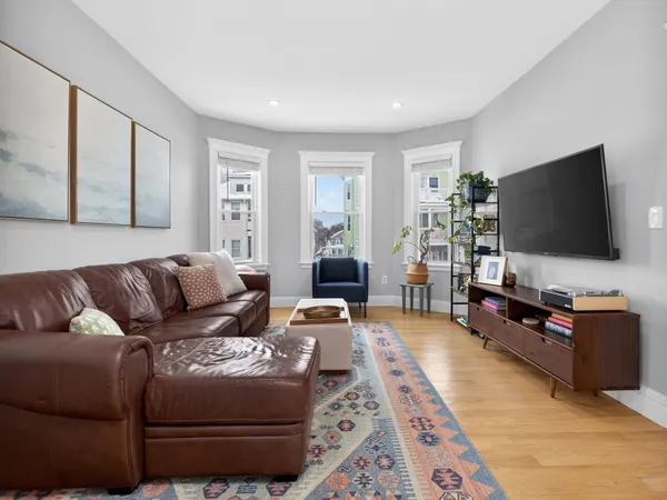 $699,000 | 461 Ashmont Street, Unit 1, Boston, MA 02122