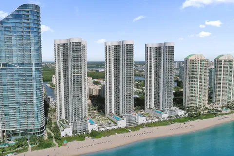 $3,149,000 | 15901 Collins Avenue, Unit 4301, Sunny Isles Beach, FL 33160