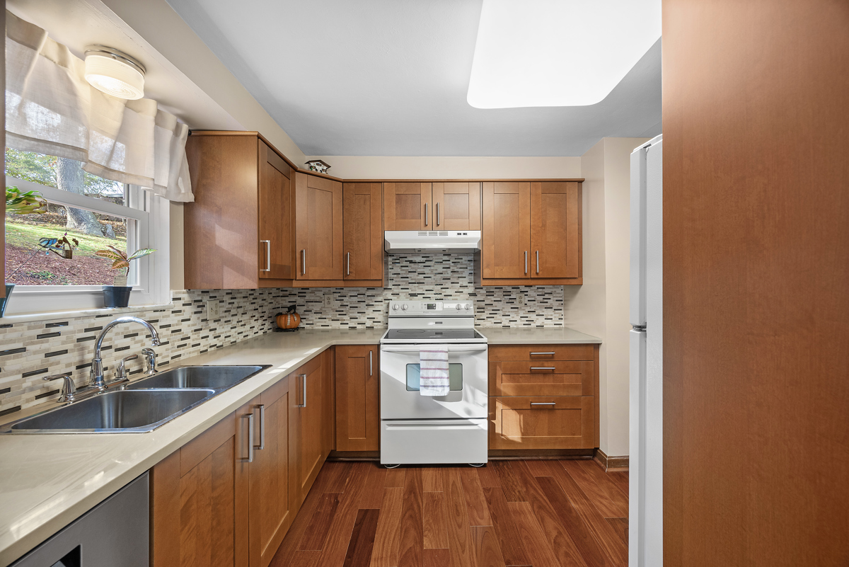 92 Buckhill Road Pittsburgh, PA 15237 - Photo 5 of 20 Gallery Image 5