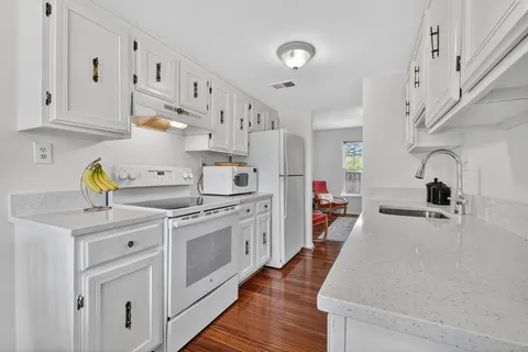 $390,000 | 20017 Spur Hill Drive, Gaithersburg, MD 20886