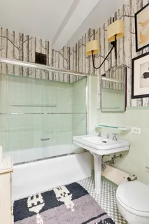 $2,850,000 | 25 Central Park West, Unit 11C | Upper West Side