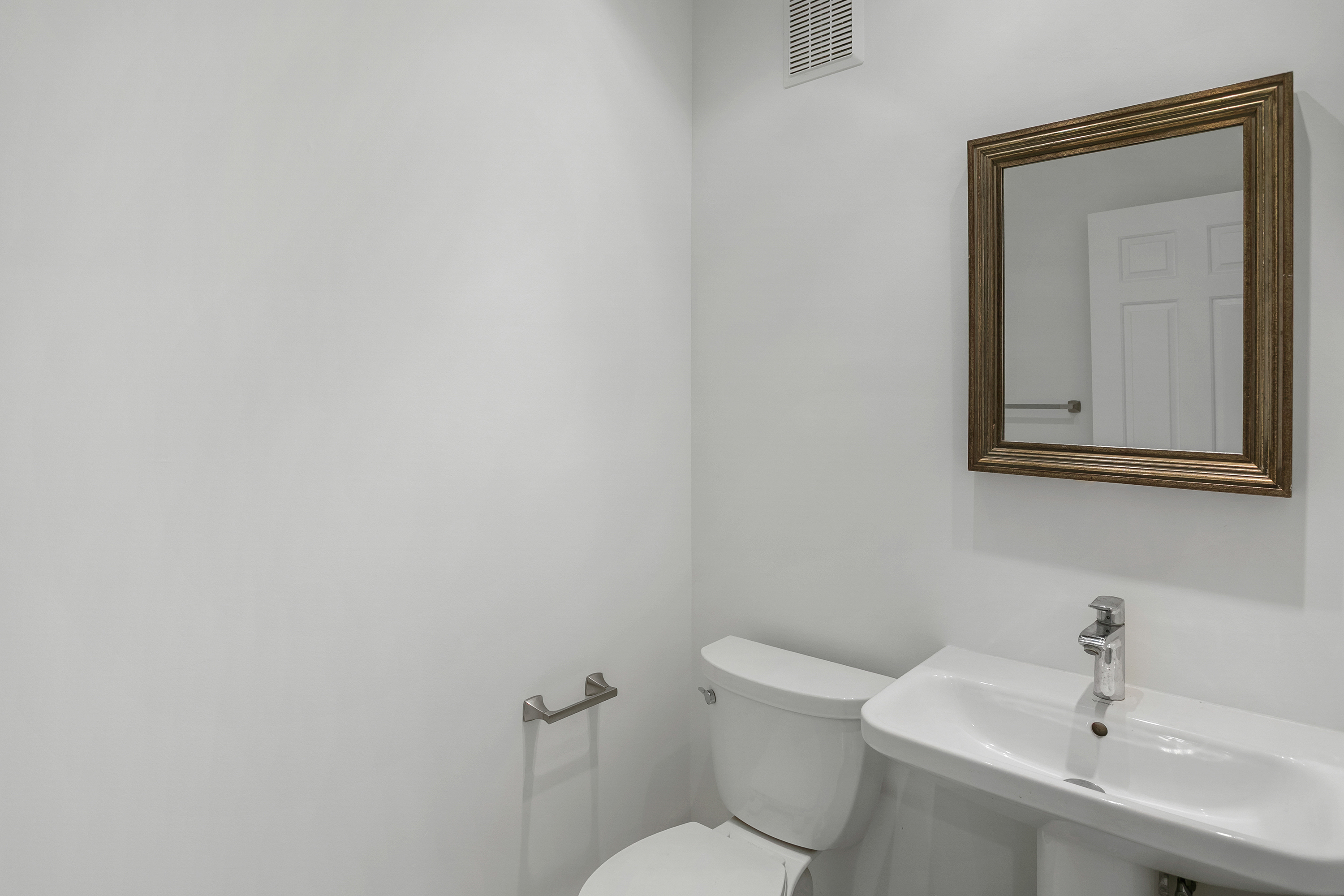 3295 Sutton Place Northwest, Unit D Washington, DC 20016 - Photo 7 of 23