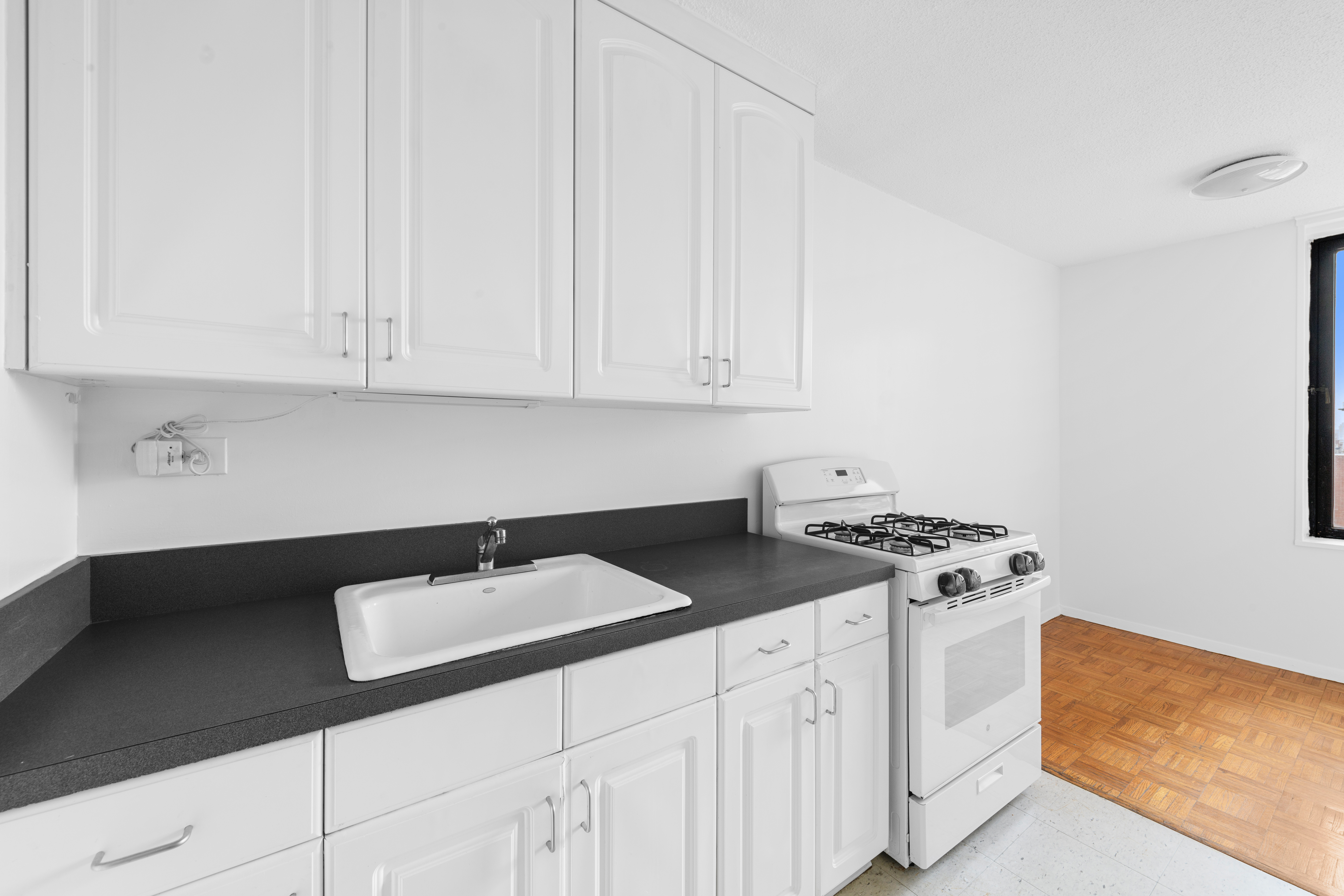 1641 3rd Avenue, Unit 16E Manhattan, NY 10128 - Photo 4 of 10