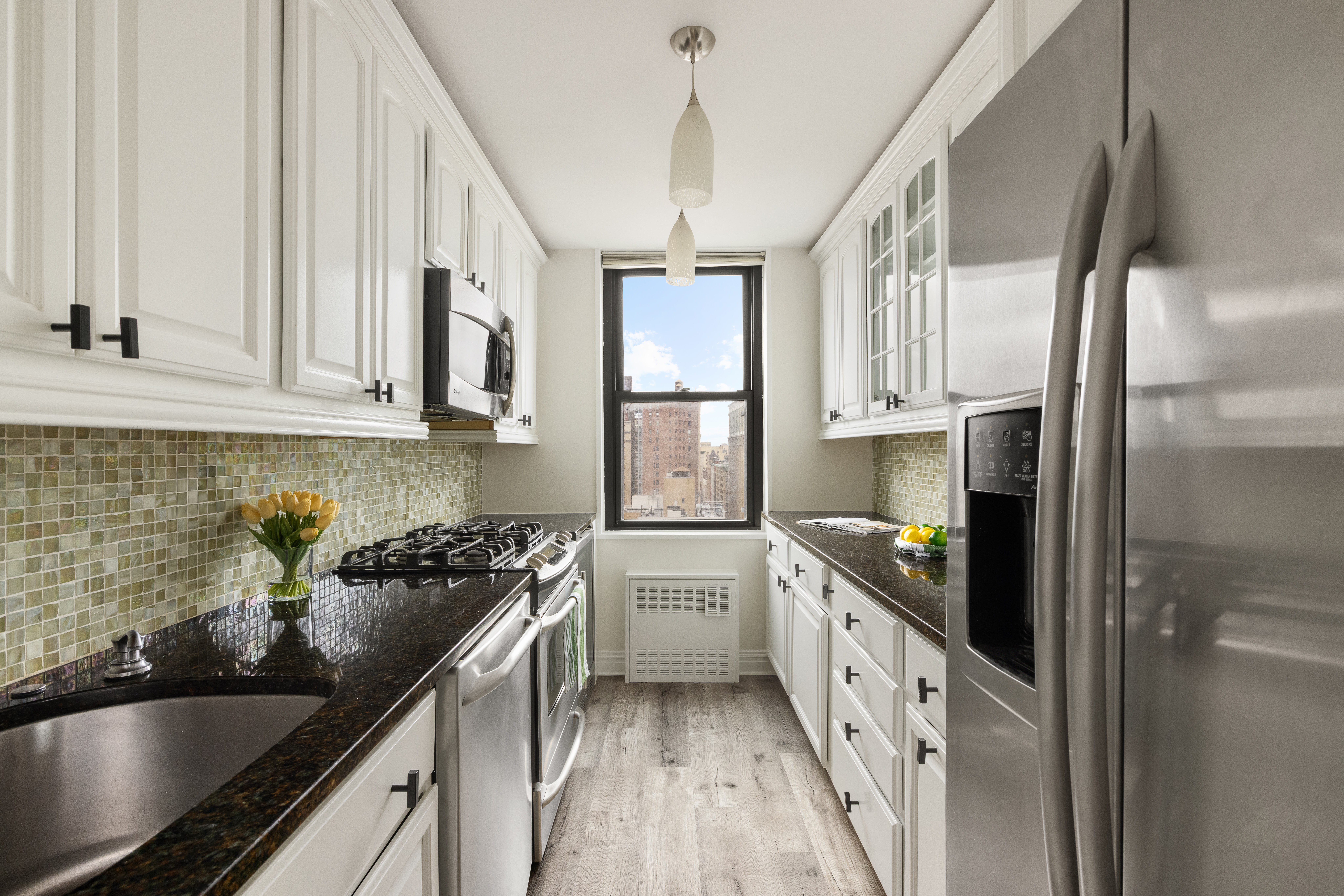 201 East 17th Street, Unit 23G Manhattan, NY 10003 - Photo 2 of 10 Gallery Image 2