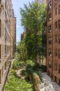 $1,525,000 | 400 East 52nd Street, Unit 3J | Midtown East