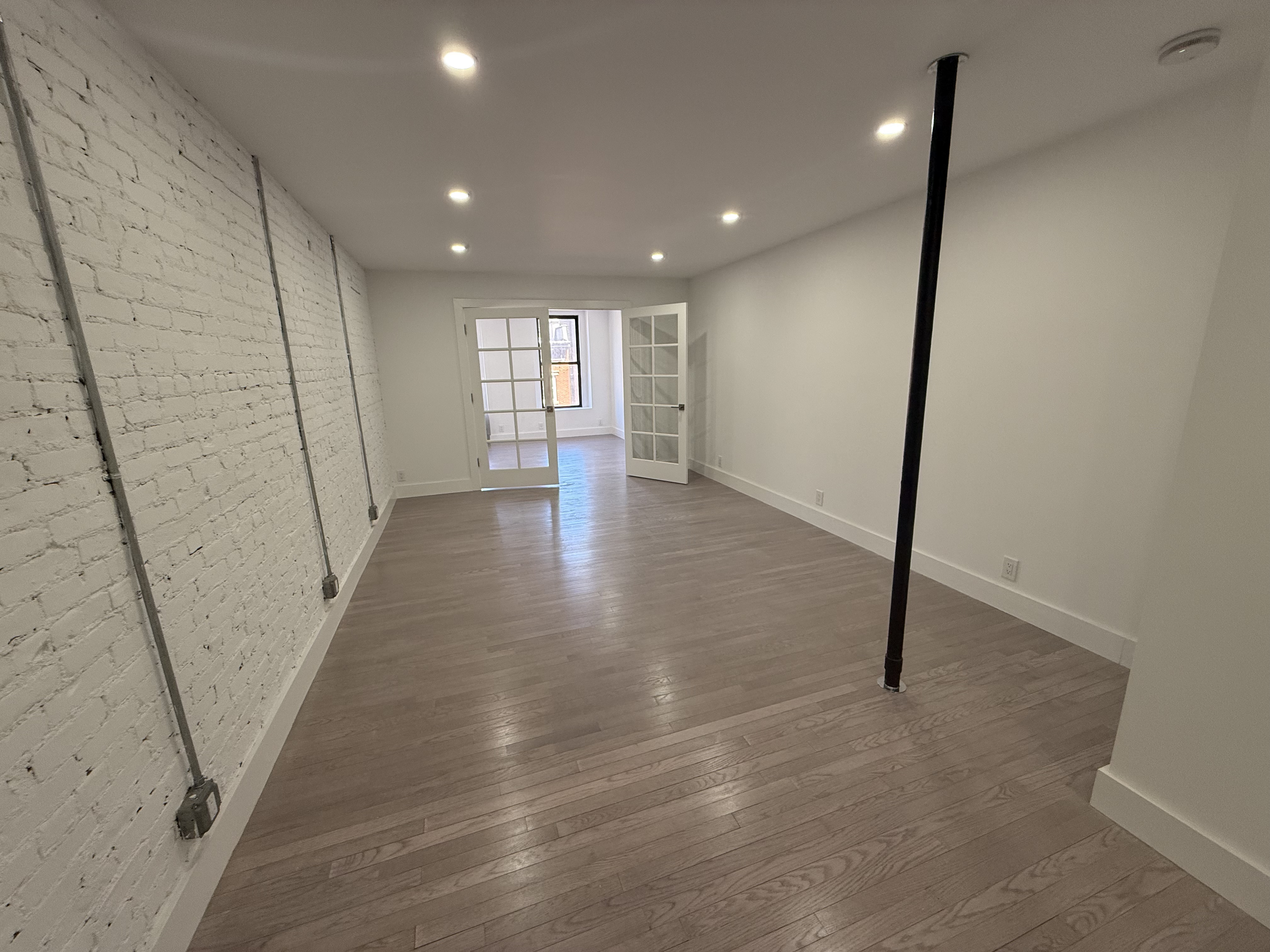 316 West 19th Street, Unit 4W Manhattan, NY 10011 - Photo 2 of 7