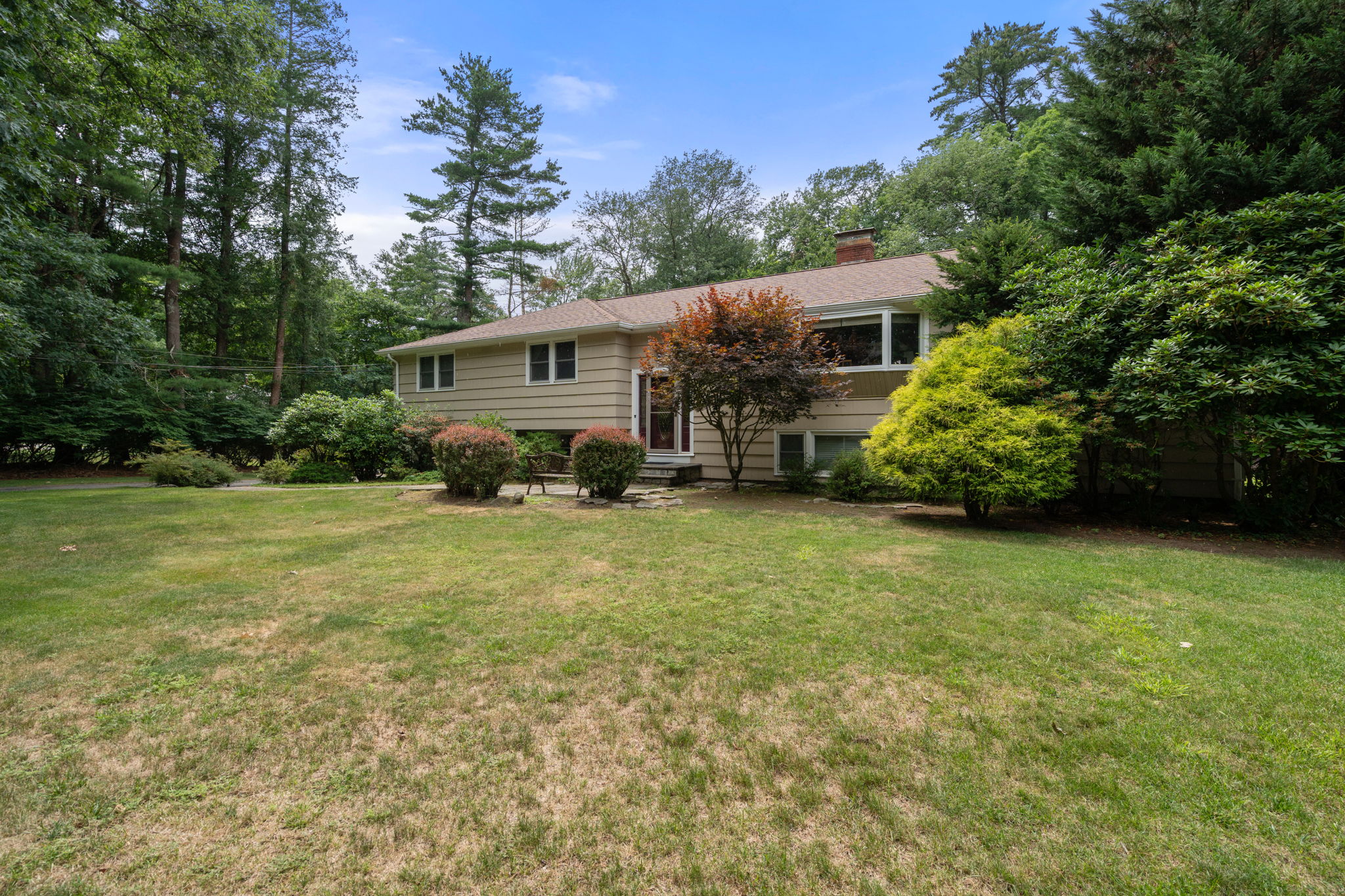 128 Country Way Needham, MA 02492 - Photo 3 of 20 Gallery Image 3