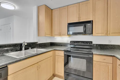 $829,000 | 1601 India Street, Unit 214, San Diego, CA 92101