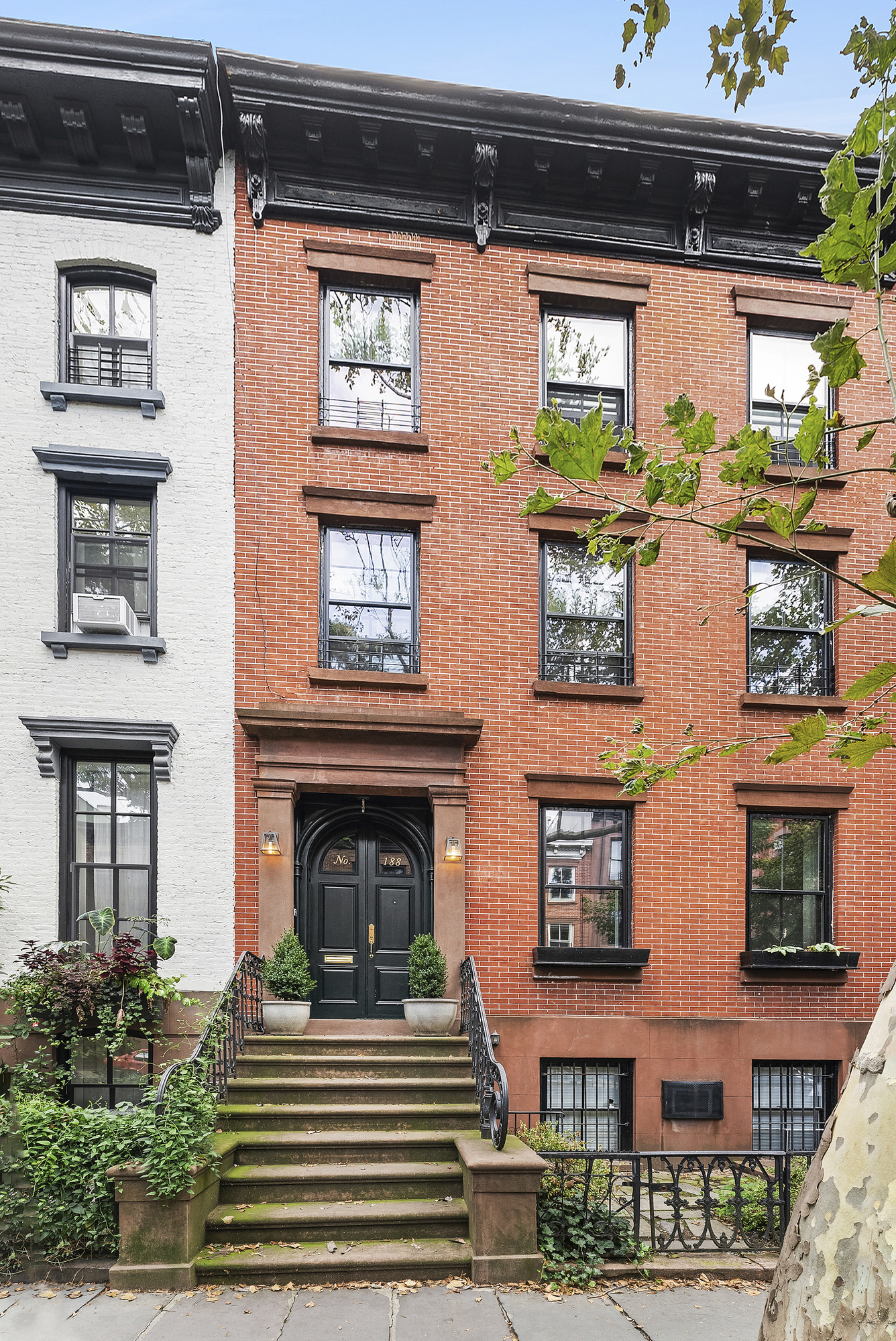 188 Warren Street, Unit TRIPLEX Brooklyn, NY 11201 - Photo 14 of 15 a front view of a building