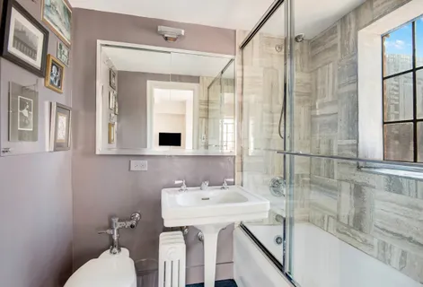 $400,000 | 320 East 42nd Street, Unit 2510 | Murray Hill