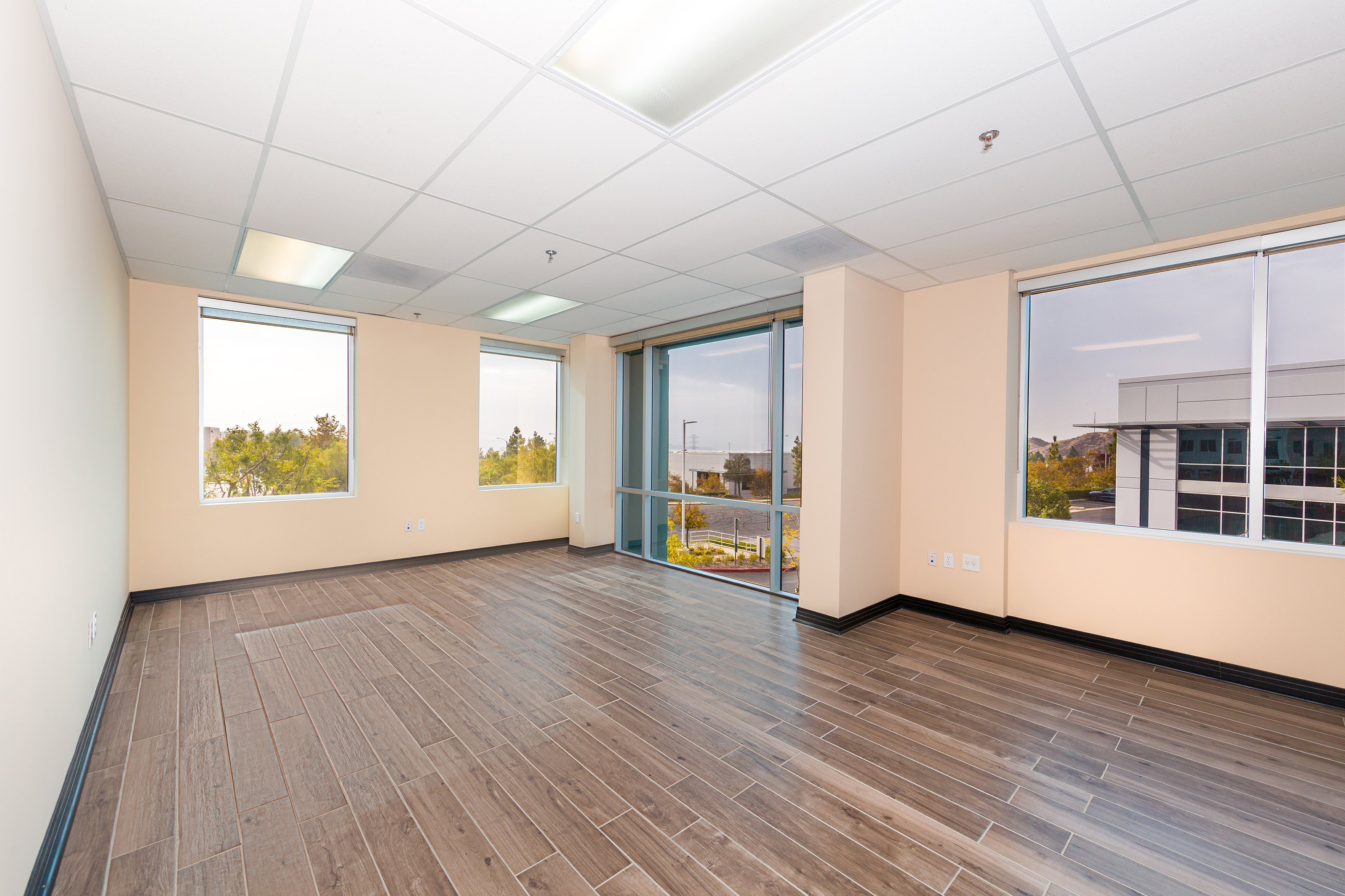 28462 Constellation Road Valencia, CA 91355 - Photo 11 of 15