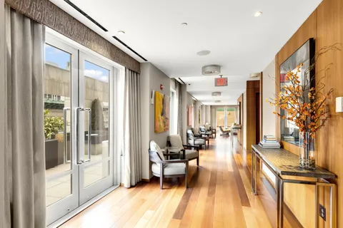 $2,095,000 | 400 5th Avenue, Unit 37C | Midtown South