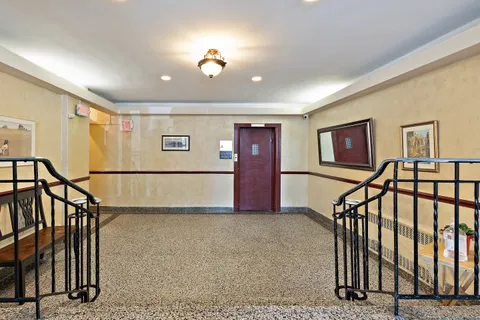 $189,000 | 205 East 238th Street, Unit 2C | Woodlawn Heights