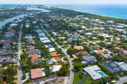 $2,400,000 | 145 Northeast Spanish Court, Boca Raton, FL 33432