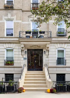 $1,999,000 | 385 Clinton Street, Unit 2L | Carroll Gardens