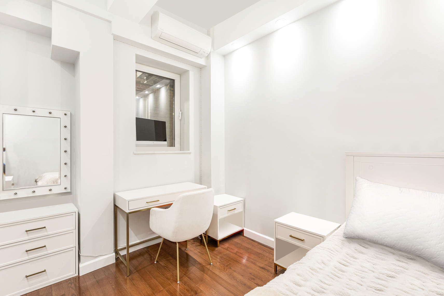52 East 78th Street, Unit 2AB Manhattan, NY 10075 - Photo 16 of 19