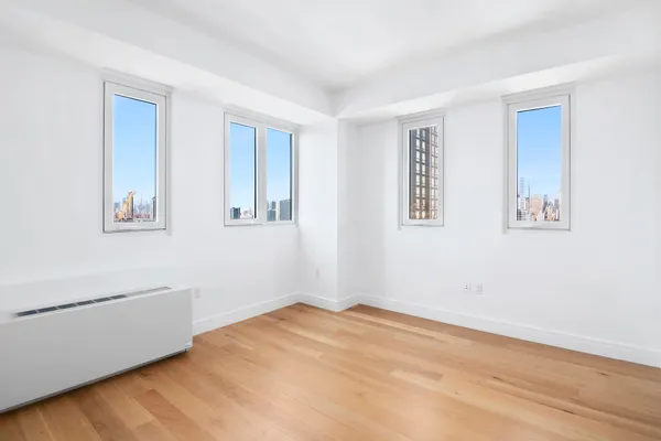$3,400 | 24-16 Queens Plaza South, Unit PHE | Long Island City