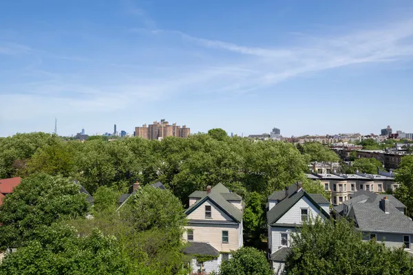 $3,000 | 195 Hawthorne Street, Unit 5E | Prospect Lefferts Gardens