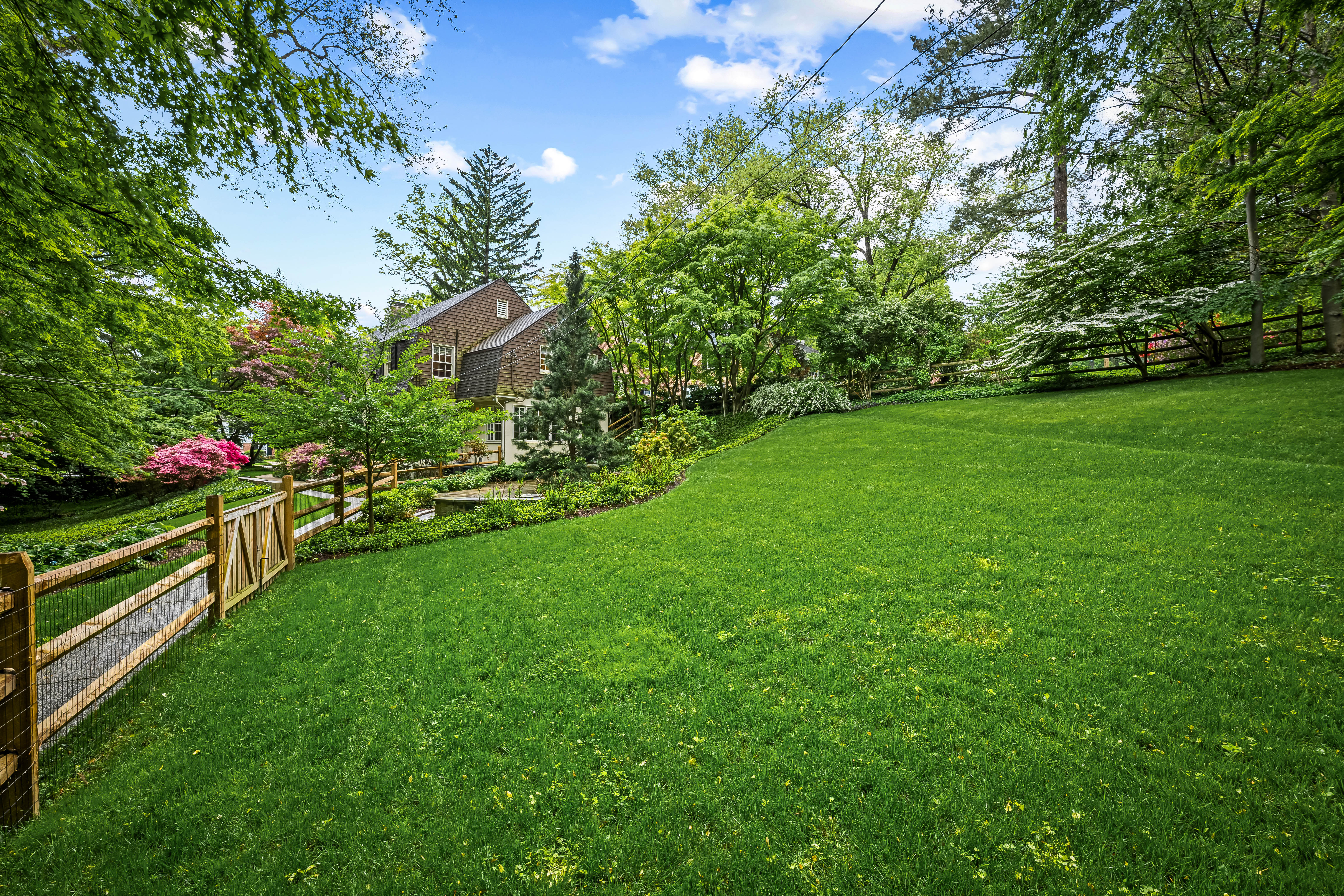 401 Edgevale Road Baltimore, MD 21210 - Photo 2 of 17