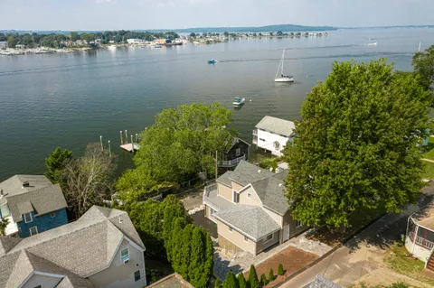 $795,000 | 286 Riverside Drive, Tiverton, RI 02878