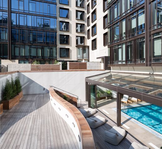 $1,550,000 | 429 Kent Avenue, Unit 812 | Williamsburg