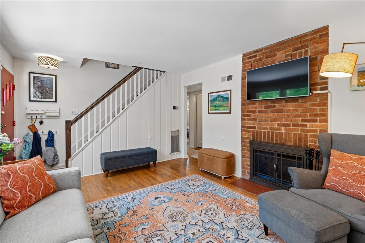 905 Robin Road Silver Spring, MD 20901 - Photo 7 of 43